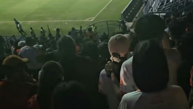 แฟนบอลศรีสะเกษโวย โดนปิดไฟไล่หลังทีมทำเซอร์ไพรส์  บุกชนะแชมป์เก่าบุรีรัมย์ถิ่นถิ่นแบบสุดช็อค