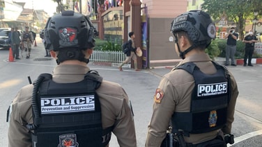 ตร.ระดมกำลังคุมเข้มทุกประตูโรงเรียนดังแม่สอด หลังข่าวเด็กเตรียมก่อเหตุร้ายสะพัดโซเชียลฯ