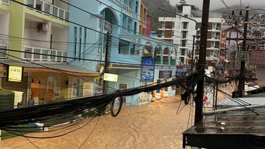 ฝนถล่มภูเก็ตทั้งวัน น้ำท่วมทั่วเกาะ นาใน ซอย 8 อ่วมอีกรอบ ทม.ป่าตองประกาศเตือนอพยพประชาชนพ้นพื้นที่เสี่ยง