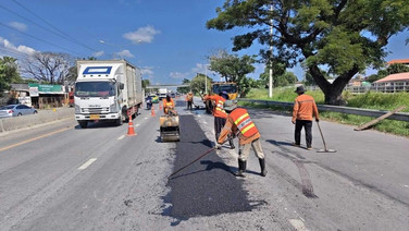 ทล.เร่งฟื้นฟู ถนน”นครนายก”หลังน้ำลด พบผิวทางชำรุดเสียหาย 8 สาย