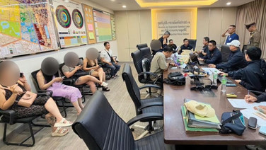 ตำรวจจับ 7 สาวเวียดนาม ยืนค้าประเวณีย่านสุขุมวิท สั่งเพิกถอนวีซ่า ผลักดันพ้นไทย ขึ้นแบล็กลิสต์