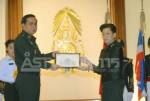 "ประยุทธ์"  มอบใบประกาศ ปลอบใจครอบครัวทหาร ฮ.ตก
