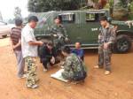 ทหารวาวี ร.17 ปิด 2 ชุมชนค้นบ้านต้องสงสัย รวบ 3 ผู้ต้องหาพร้อมของกลาง