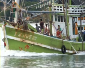 คลื่นลมสงบ ชาวประมงจันท์ออกหาปลาตามปกติ