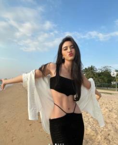 สวยทะลุจอ “ใหม่ ดาวิกา” อวดซีนฮอตโชว์เอวบาง กล้ามท้องสุดแซ่บแน่นๆ