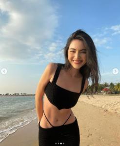 สวยทะลุจอ “ใหม่ ดาวิกา” อวดซีนฮอตโชว์เอวบาง กล้ามท้องสุดแซ่บแน่นๆ