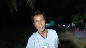 ระทึกต้นไม้ใหญ่ล้มทับรถพังยับริมชายหาดชะอำ โชคดีกระโดดหนีได้ทัน