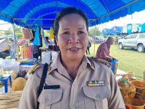 นางวิไลลักษณ์ ชาญสูงเนิน อายุ 58 ปี ครูโรงเรียนบึงคำคู อ.โนนไทย จ.นครราชสีมา 