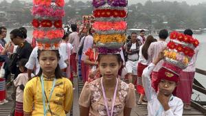 สังขละบุรีคึกคักรับปีใหม่ นักท่องเที่ยวแห่ตักบาตรสะพานมอญ คาดเงินสะพัด 150–200 ล้าน