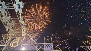 นทท.คึกคักร่วม CHIANG MAI COUNTDOWN 2026 ชมซุ้มไฟประดับสะพานนวรัฐและการแสดงพร้อมจุดพลุรับปีใหม่69