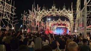 นทท.คึกคักร่วม CHIANG MAI COUNTDOWN 2026 ชมซุ้มไฟประดับสะพานนวรัฐและการแสดงพร้อมจุดพลุรับปีใหม่69