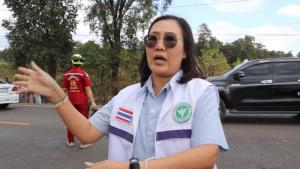 ถนนมรณะ!รถตู้แสวงบุญเสียหลักชนต้นไม้ อ.พิบูลย์รักษ์ เจ็บ 9 เสียชีวิต 1