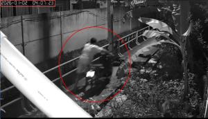 ไล่ CCTV แกะรอยรวบโจ๋เร่ร่อน ก่อเหตุลัก จยย.ชาวบ้านขณะนั่งชำเเหละอะไหล่