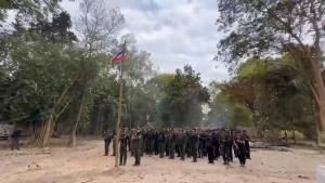 ย้อนชมคลิป ยุทธการ “พิทักษ์ซำแต” เบื้องหลัง 18 เชลยเขมรขอยอมแพ้