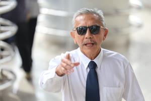 ชูวิทย์ กมลวิศิษฎ์ 