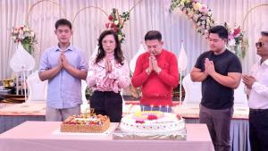 ฉลองวันเกิด “สิระ เจนจาคะ” พ้นโทษ 6 เดือน คดีหมิ่นประมาท "หมอเหรียญทอง"
