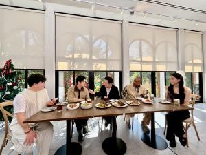 “มาริโอ้-รัศมีแข” ประเดิมโฉมใหม่ “เผือกร้อนตอนบ่าย รุมกินโต๊ะ“ ระดมพลังกำลังเผือก  “หมอช้าง” เสริมทัพ เปิดดวงม้าไฟ ปี 69