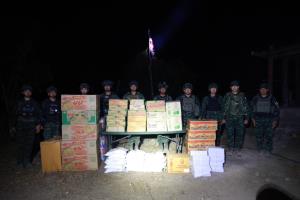 แม่ทัพภาคที่ 2 ลงพื้นที่กลางคืน ตรวจความพร้อม RDF-X เนิน 225 ย้ำเข้มความปลอดภัยชายแดน พร้อมให้กำลังใจและมอบของขวัญปีใหม่
