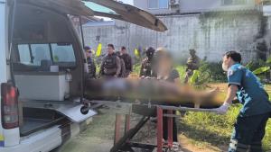 ปืนไฟฟ้าเอาไม่อยู่! ตร.พิษณุโลกต้องยิงขาสยบหนุ่มเมาคลั่งลากมีดไล่ฟันชาวบ้านจนผวาทั้งเมือง