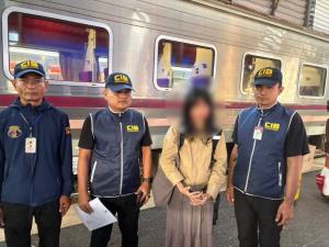 ปคม.รวบวัยรุ่นสาวสร้างตัว เอเย่นต์บุหรี่ไฟฟ้ารายใหญ่ภาคใต้