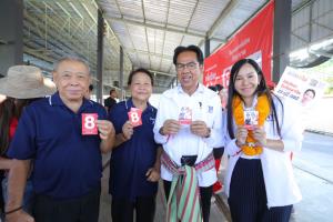 ตลาดสระบุรีคึกคัก! “สมศักดิ์–อนุชา” นำทีมเพื่อไทยลุยหาเสียง ชูนโยบายเกษตร–แก้หนี้นอกระบบ ดันรายได้เกษตรกรยั่งยืน
