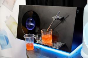  Breakreal R1 เครื่องปั่นค็อกเทลอัจฉริยะที่ใช้ AI ควบคุม