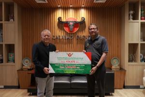 วงคาราบาว และคาราบาวกรุ๊ป ร่วมกับมูลนิธิคาราบาว ร่วมบริจาคเงิน-สิ่งของจำเป็น ฟื้นฟูชุมชนในหาดใหญ่หลังน้ำท่วม