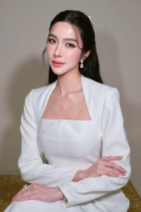 ไม่ใช่แค่สวย แต่มีของ ‘ผศ.ดร.ม่านฟ้า’ ถูกพูดถึงไม่หยุด ในฐานะแรงบันดาลใจของผู้หญิงยุคใหม่