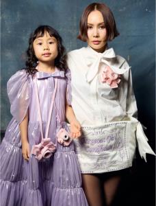 คุณแม่แฟชั่นนิสต้าคนดังสุดสนุก! จับลูกน้อยแต่งตัวเป็นคู่เหมือน