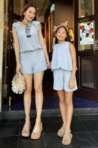 คุณแม่แฟชั่นนิสต้าคนดังสุดสนุก! จับลูกน้อยแต่งตัวเป็นคู่เหมือน