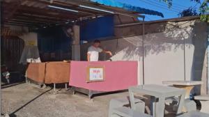 พัดลมยังโดน! กล้องจับชัด โจรฉกหน้าร้าน “โกพงษ์ข้าวมันไก่” วัดพระพุทธบาท