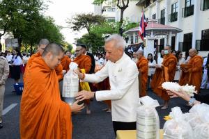“พิพัฒน์”นำข้าราชการ”คมนาคม”ทำบุญตักบาตร ในโอกาสปีใหม่ 2569