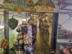 งามไส้! ดราม่าไข่เจียว 400 ตลาดน้ำดำเนินสะดวก พาณิชย์–ตำรวจบุกตรวจ สั่งปรับราคาเข้ม
