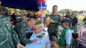 งานวันเด็กที่ค่ายทหารอุบลฯ ไม่จัดโชว์อาวุธเหมือนทุกปี เน้นให้ลูกทหารได้สนุกสนาน