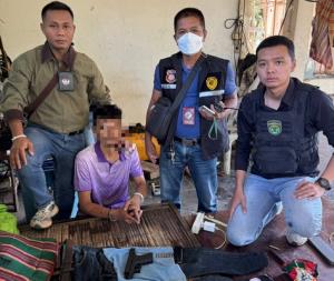 ตำรวจขอนแก่นจับครูสอนนาฏศิลป์เสพยาบ้า พกปืนเถื่อน 2 กระบอก