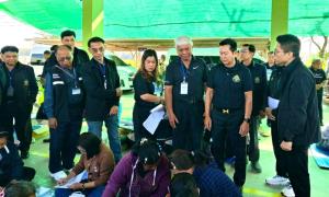 ประธาน กกต.ลงพื้นที่สมุทรสงคราม ตรวจเข้มส่งมอบบัตรเลือกตั้ง อบต.บางแก้ว ก่อนหย่อนบัตรวันพรุ่งนี้