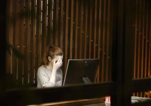 คนกรุงเทพฯ เกินครึ่ง “หมดไฟ” เสี่ยง “ป่วยจิต” สอดคล้อง “Burnout” ทั่วโลก สูญ 300 ล้านล้าน!!