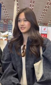 ลูกสาวคนเล็กของ "คริสตี้ จงลี่ถี" สวยสะกดทุกสายตา ชาวเน็ตแห่ชม