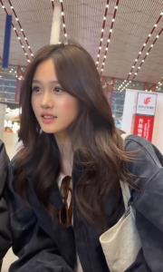 ลูกสาวคนเล็กของ "คริสตี้ จงลี่ถี" สวยสะกดทุกสายตา ชาวเน็ตแห่ชม