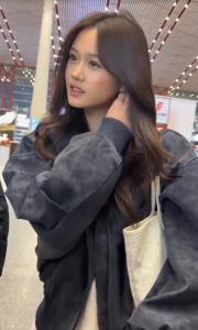 ลูกสาวคนเล็กของ "คริสตี้ จงลี่ถี" สวยสะกดทุกสายตา ชาวเน็ตแห่ชม