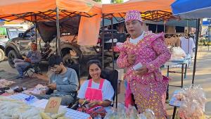 สีสันเลือกตั้ง สส.เขต 3 ขอนแก่น ผู้สมัครพรรคไทยก้าวใหม่ แต่งหมอลำ อ้อนขอคะแนนเสียง