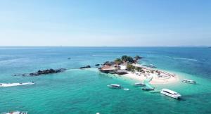 อันซีนพังงา เกาะไข่ใน ทะเลสวยใส หาดทรายขาวเนียน (ภาพ : อโนทัย งานดี) 
