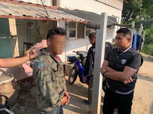 รวบแล้วไอ้หื่นถีบรถ จยย.ไฟฟ้ายายวัย 60 ล้มคว่ำกลางถนน พยายามลวนลามก่อนเผ่นหนี