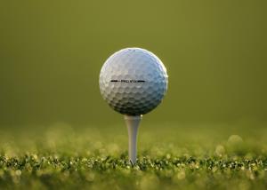 Pro V1x Left Dash (–Pro V1x) ให้ระยะไกลและวิถีลูกสม่ำเสมอ