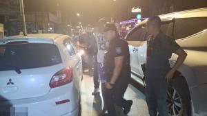 ตำรวจทุบกระจกรถเก๋งบุกจับยาเสพติดชาวไนจีเรีย พบประวัติไม่ธรรมดา