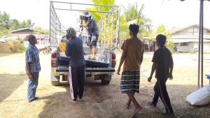 (คลิป)สลดทั้งหมู่บ้าน!สาวสุรินทร์นั่งรถไฟกลับบ้านกราบศพพ่อ โชคร้ายเจอเครนถล่มทับดับ