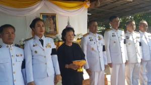 ในหลวงทรงรับศพผู้เสียชีวิตไว้ในพระบรมราชานุเคราะห์ ผู้ว่าฯ อุดรธานีรุดมอบเงินพระราชทาน เยี่ยมครอบครัวผู้สูญเสีย