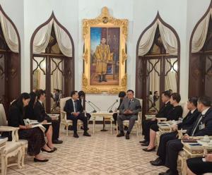 ทูตจีนมอบ 20 ล้านหยวน ให้อนุทิน ช่วยเหลือประชาชนที่ได้ผลกระทบจากความขัดแย้งไทย-กัมพูชา