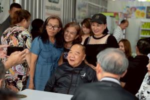 “บิ๊กป้อม” ย่องกินก๋วยเตี๋ยวร้านดังย่านเทพรักษ์–วัชรพล ย้ำมาส่วนตัวไม่เกี่ยวการเมือง
