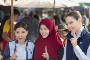 "ซาบีดา"อ้อนคนเมืองคอน ส่ง "อวยพรศรี-ราชิต" 2 ผู้สมัคร สส.ภูมิใจไทย เข้าสภาฯ ขายนโยบาย ความมั่นคงประเทศ ควบคู่รักษาอธิปไตย ดูแลเรื่องปากท้อง